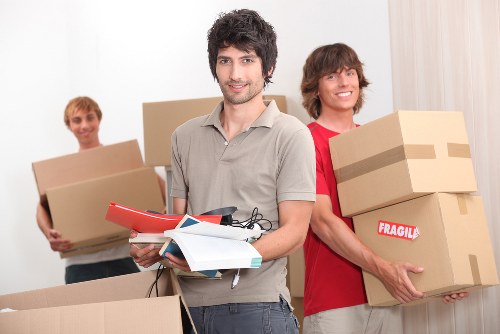 Secure storage units for belongings in Chasecross